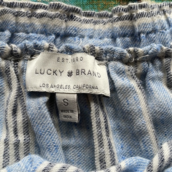 4 blouses in blue colors Eden and Olivia, Gap, J. Crew, and Lucky Brand - Picture 6 of 9